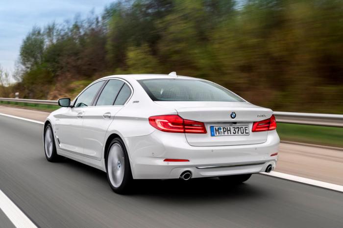 Most fuel-efficient luxury cars